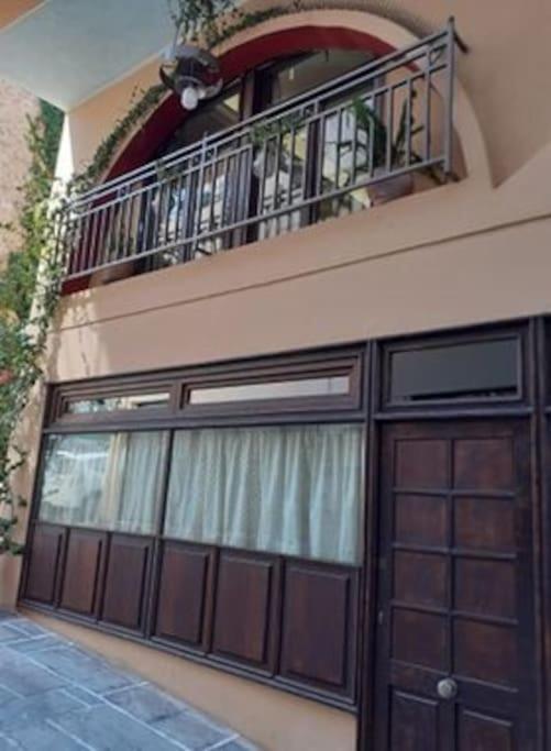 Traditional Vintage House Plaka, Center